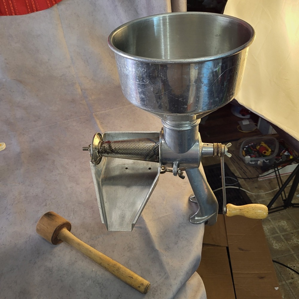 Squeezo Strainer Mill Berries Tomato Original All-Metal